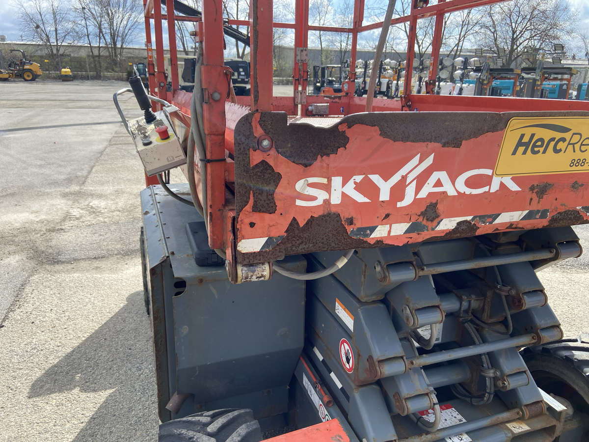 2019 Skyjack SJ-6832RT-11