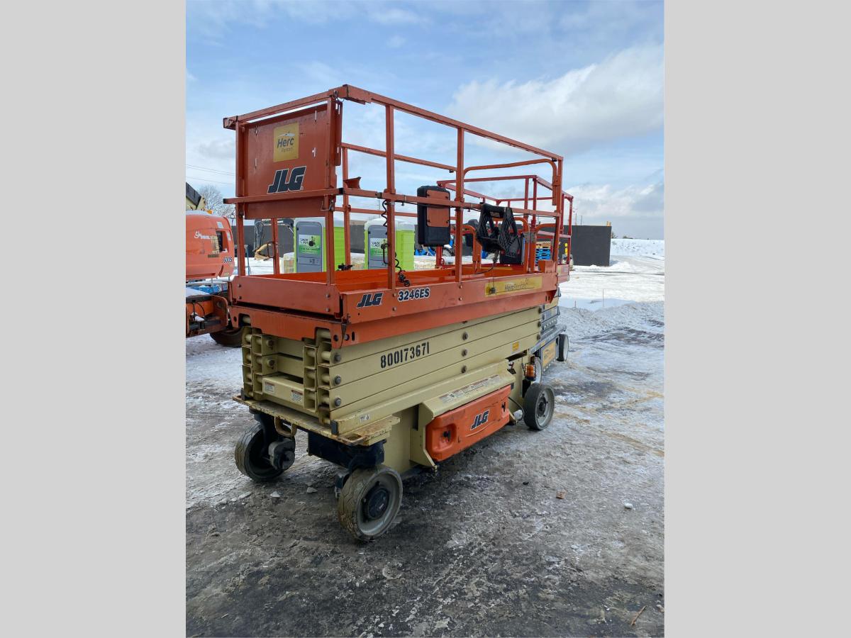2017 JLG 3246ES-1
