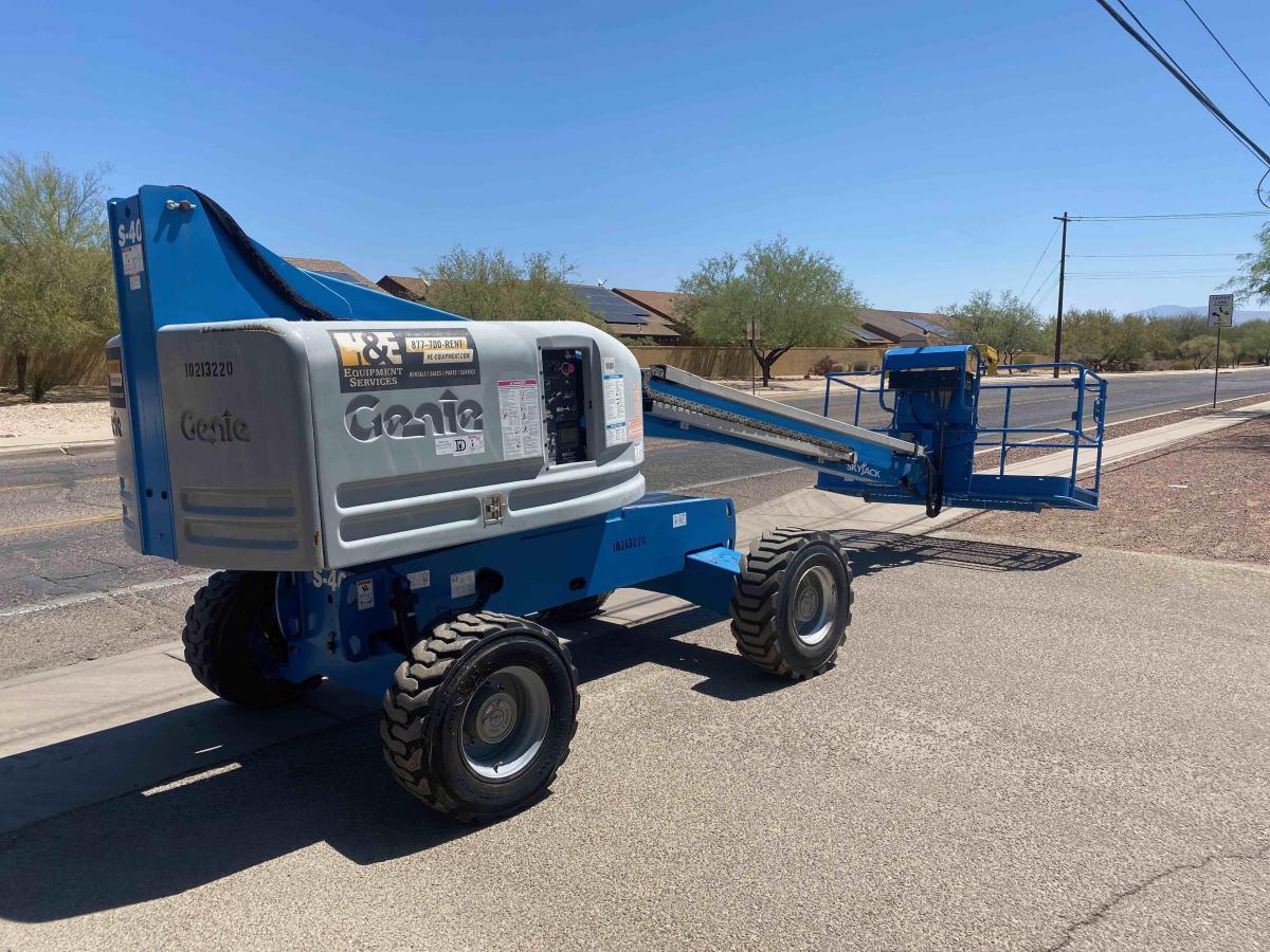 2017 Genie S-40