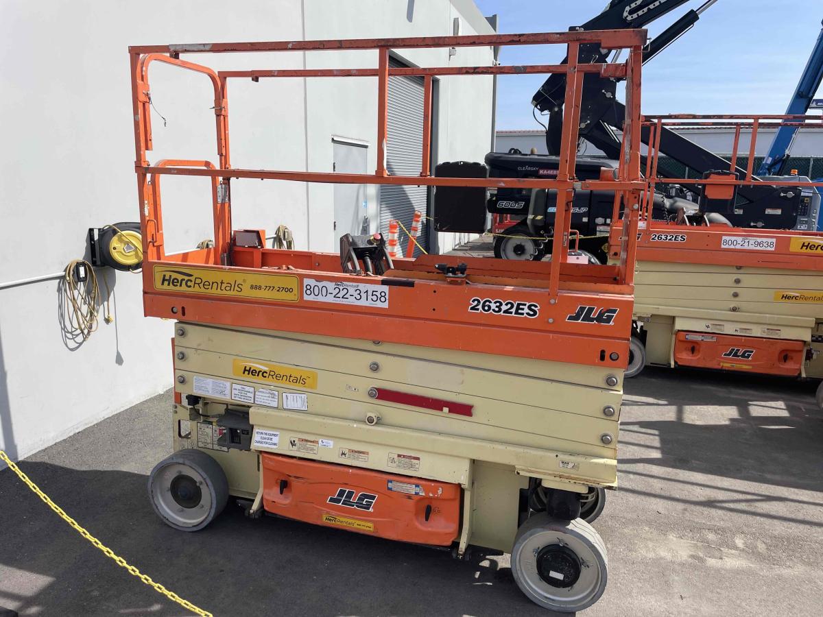 2018 JLG 2632ES