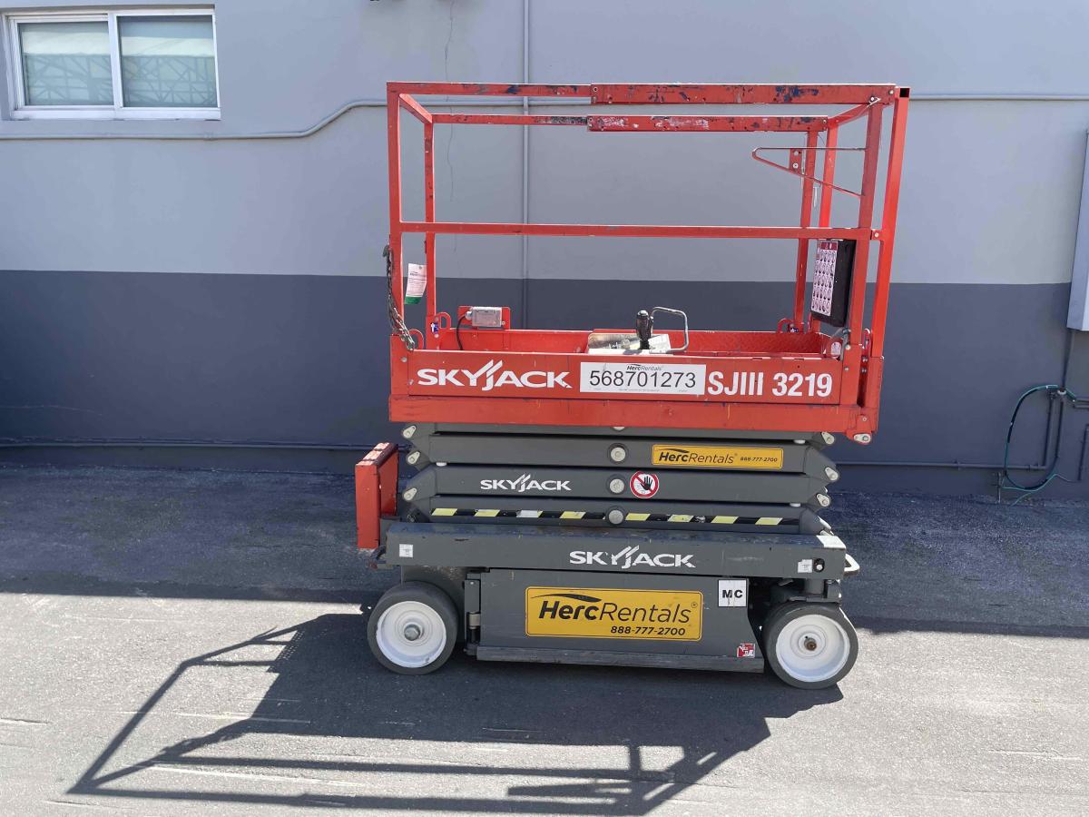 2017 Skyjack SJ3219
