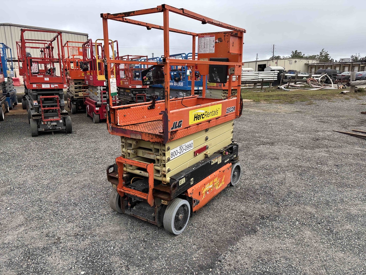 2018 JLG 1932R