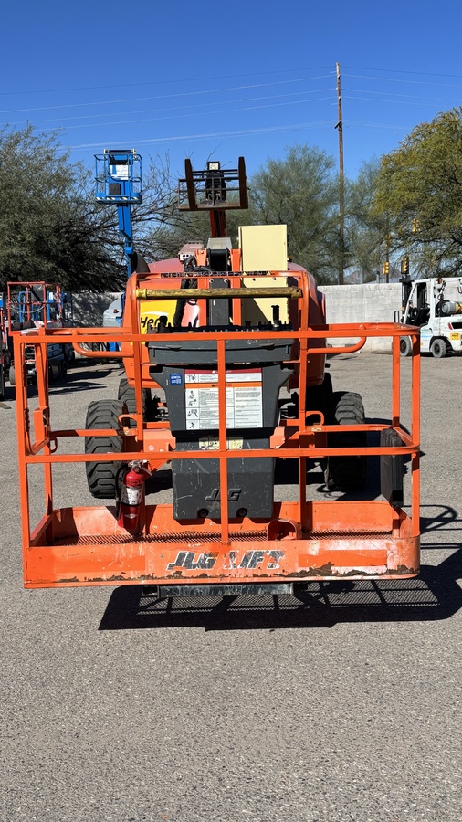 2017 JLG 450AJ-3