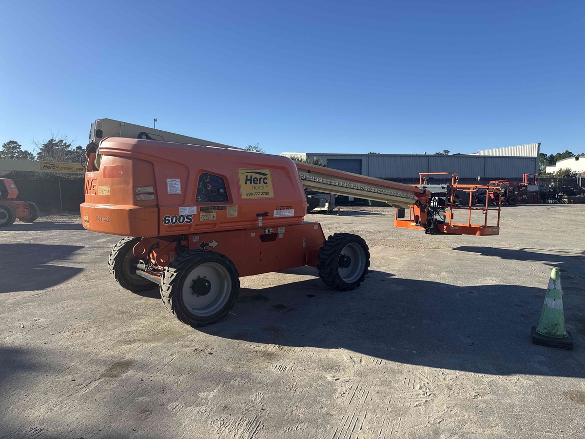 2018 JLG 600S-2