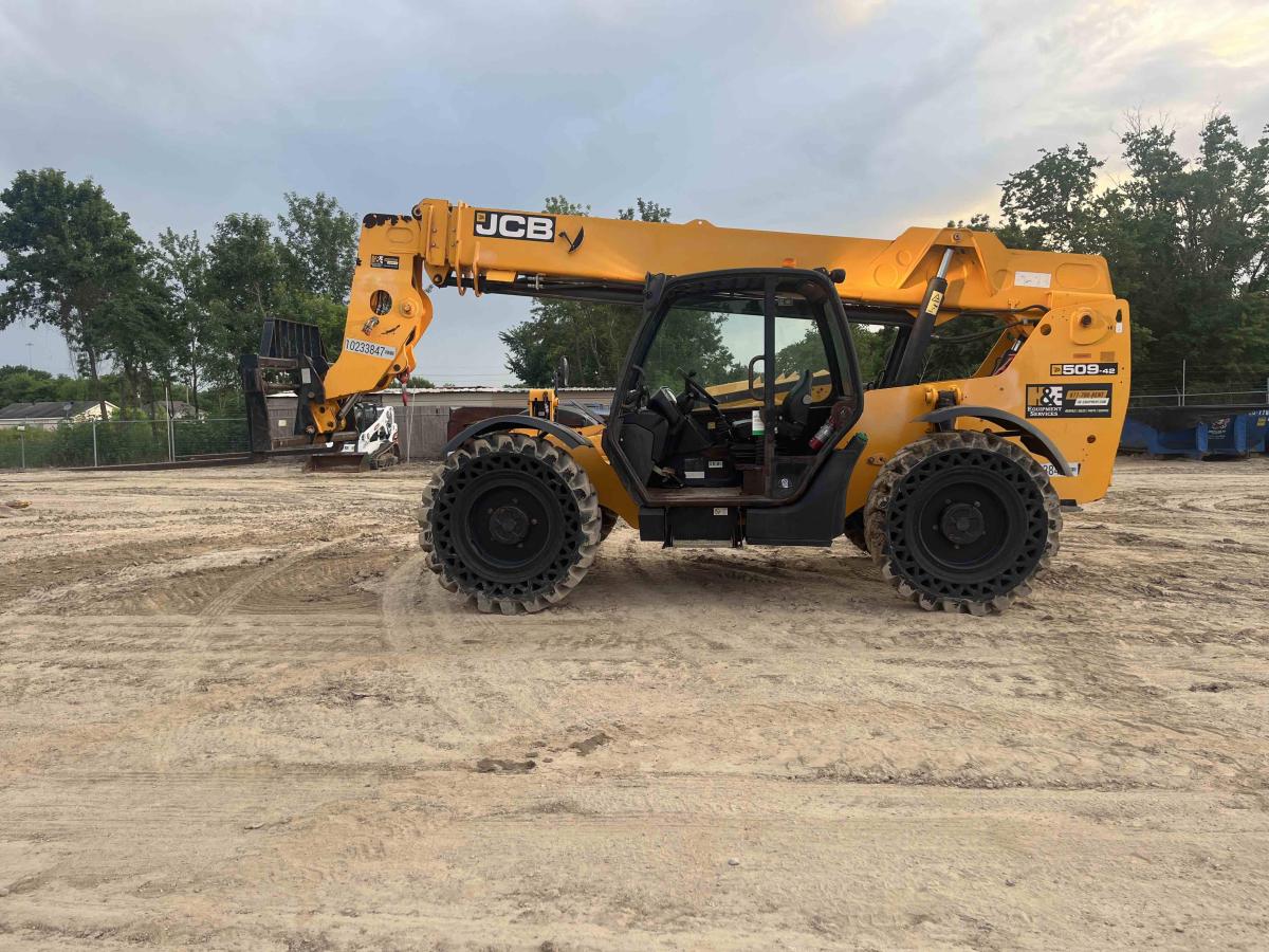 2018 JCB 509-42-1