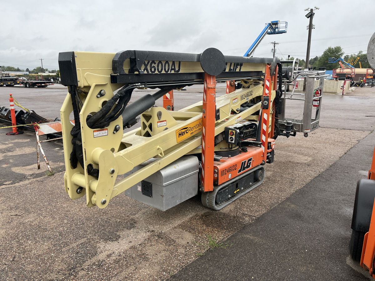 2018 JLG X600AJ-7