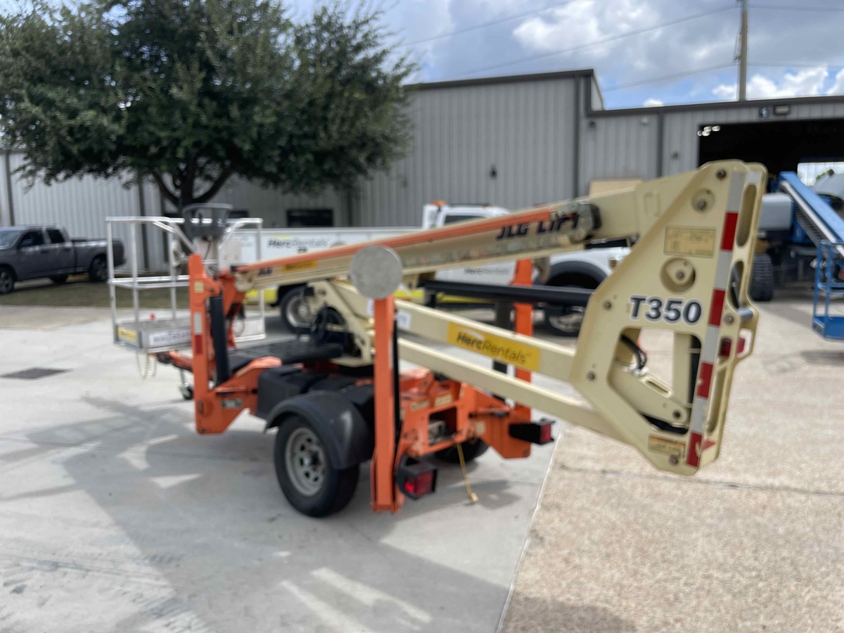2019 JLG T350-3
