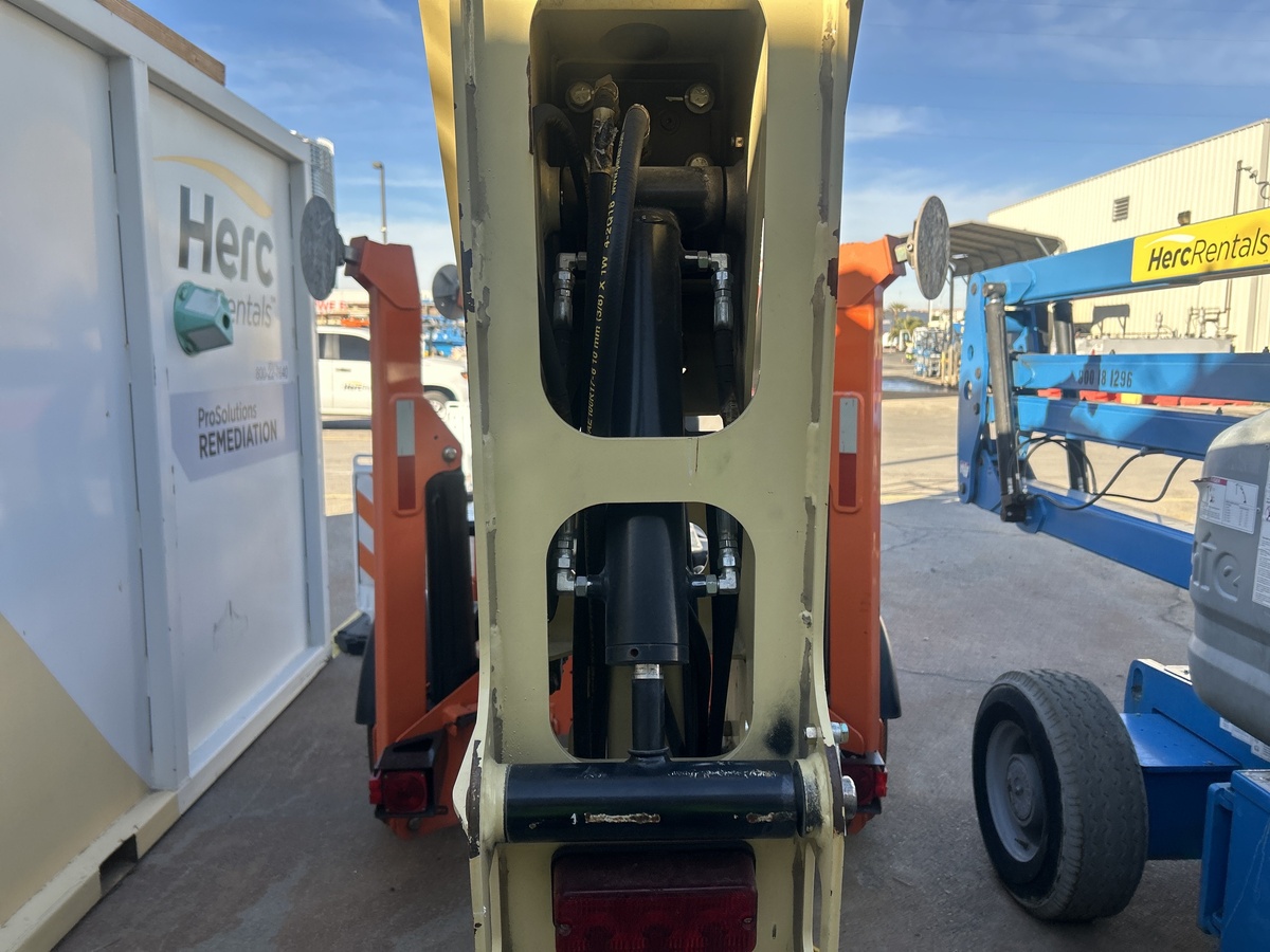 2018 JLG T500J-13