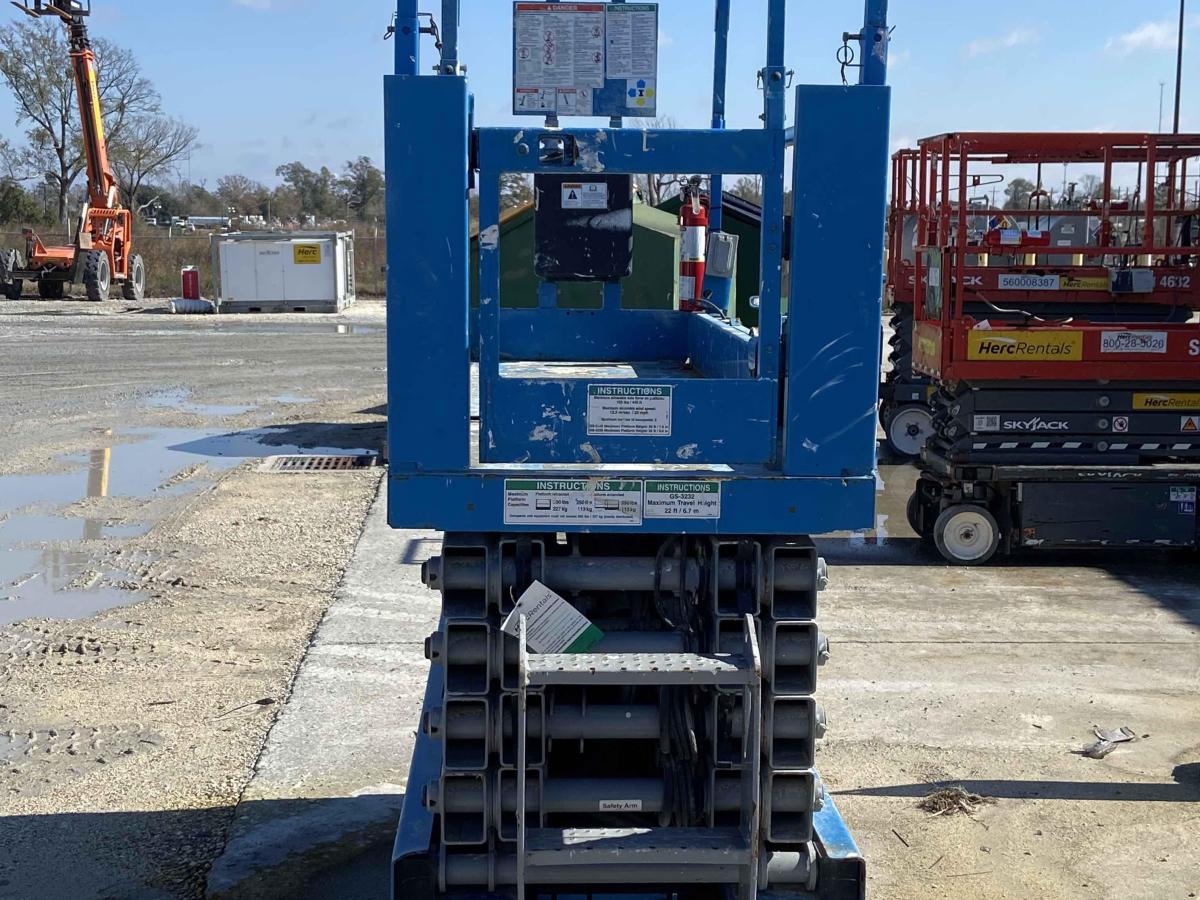2017 Genie GS-3232