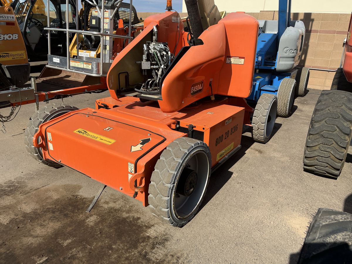2018 JLG E450AJ-2