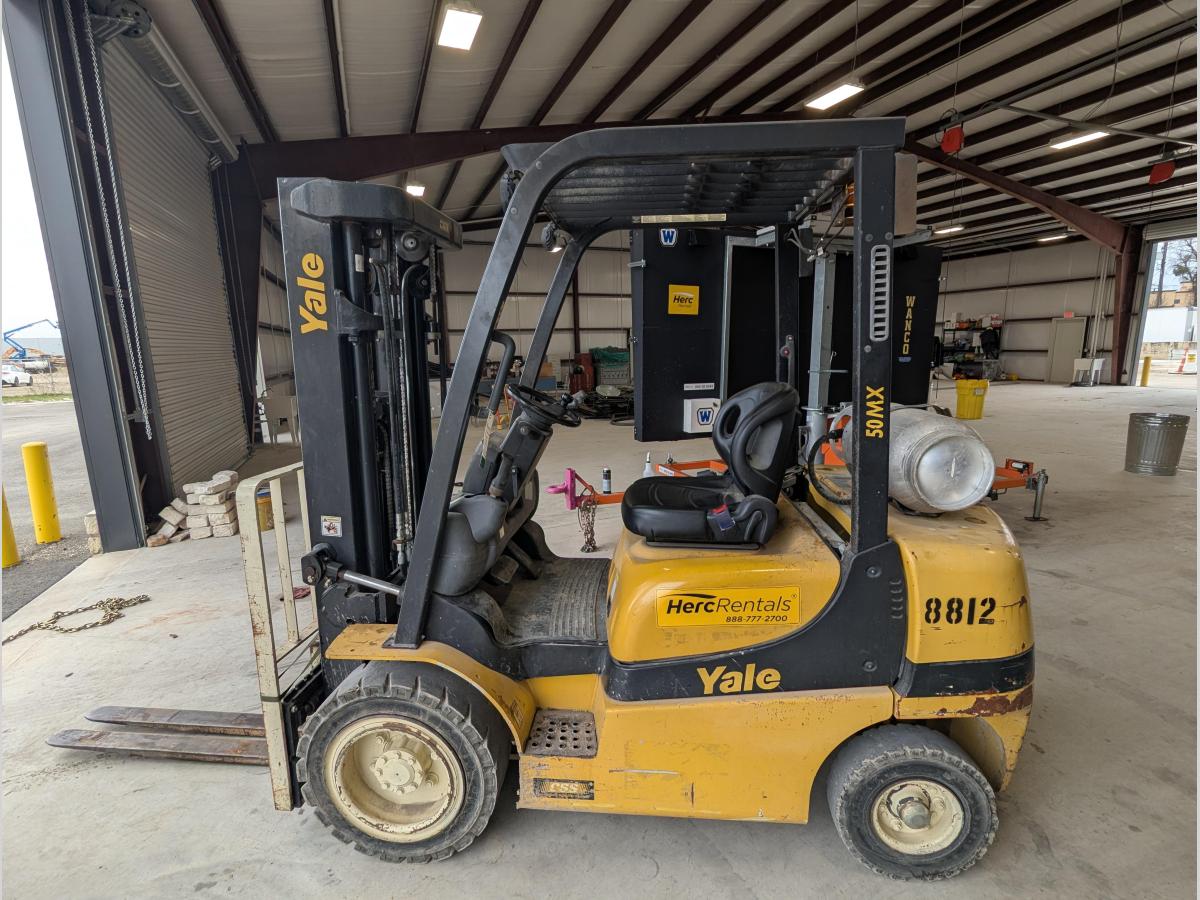2017 Yale GLP050MX