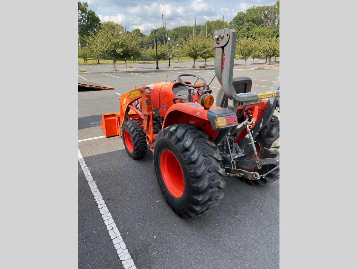 2017 Kubota L3901HST