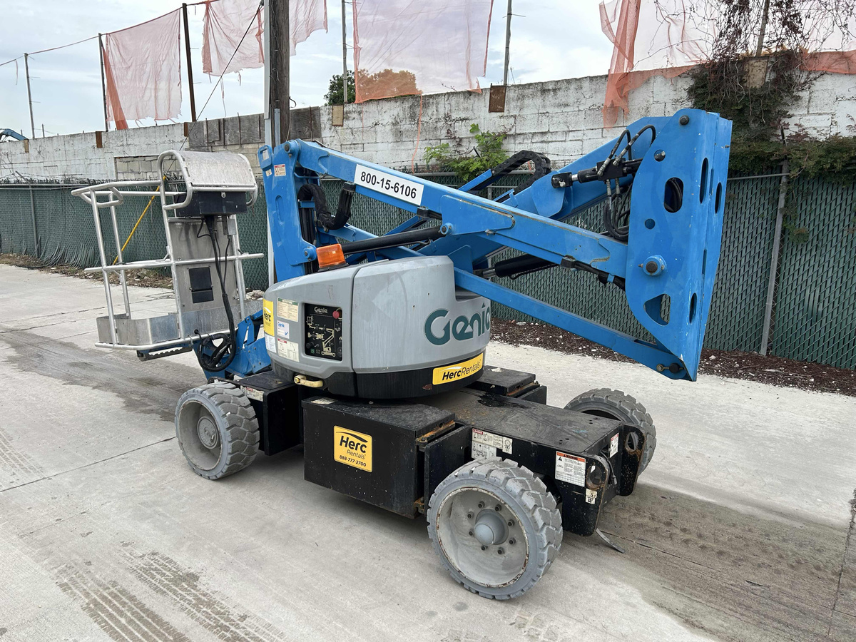 2017 Genie Z-33/18-2