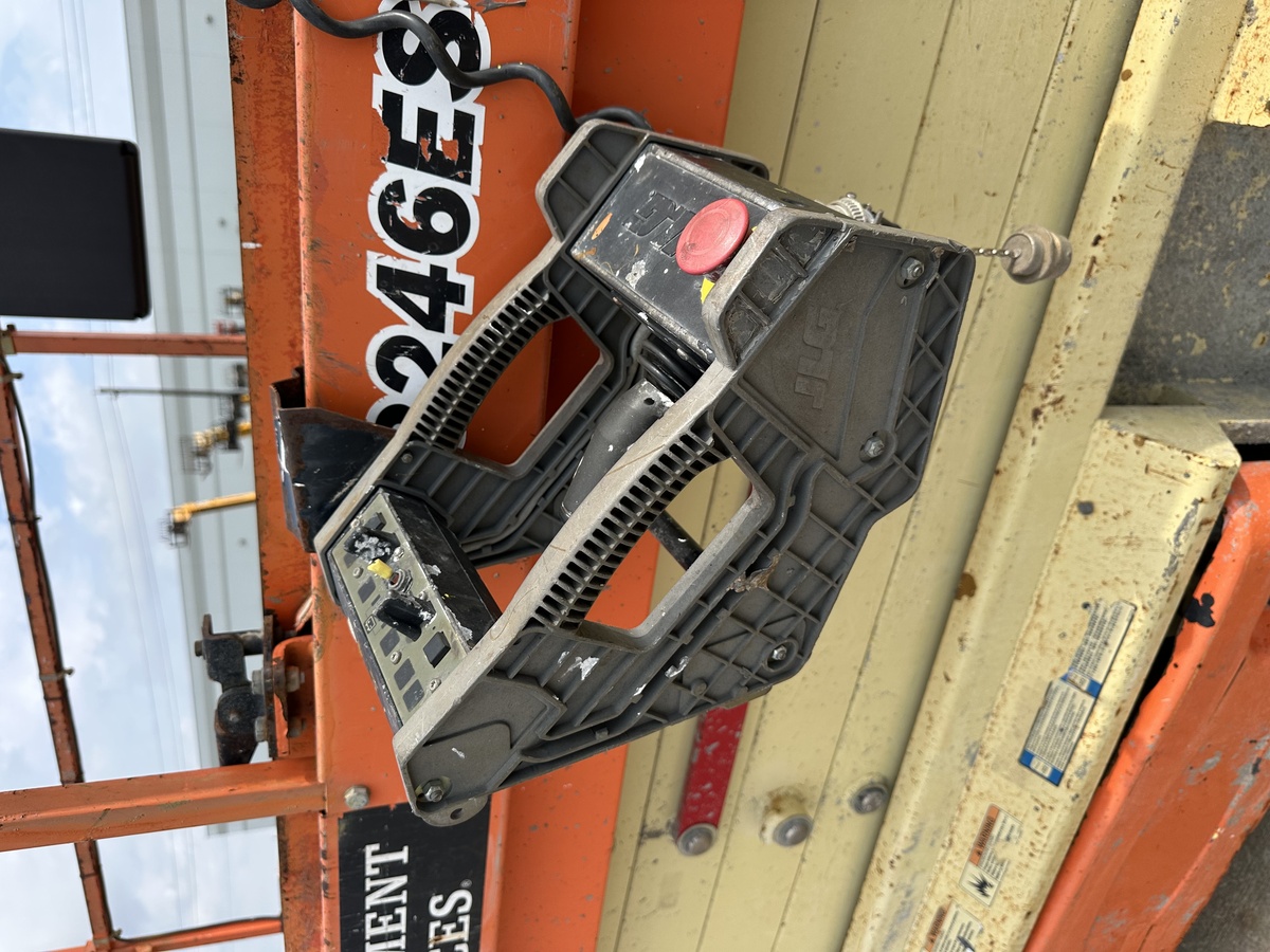 2018 JLG 3246ES-7