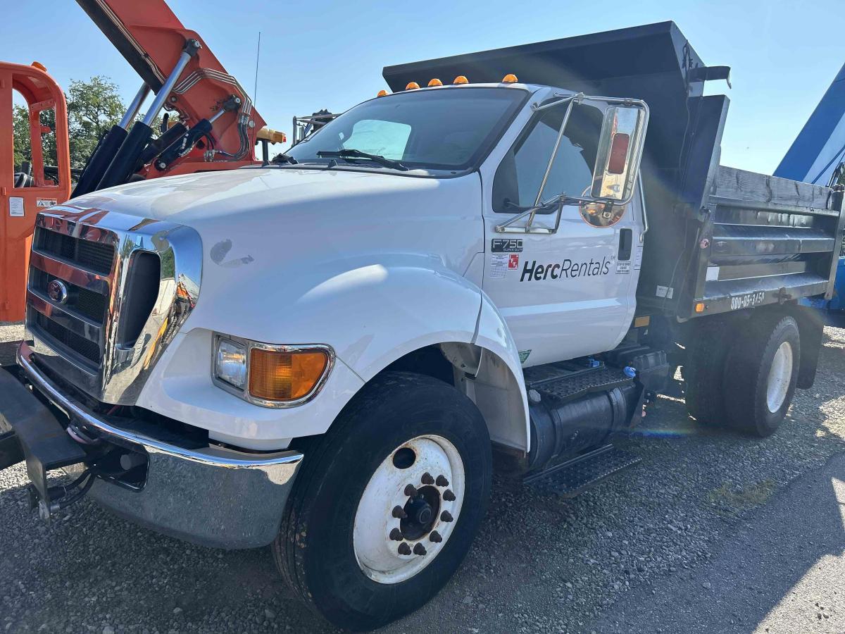 2015 Ford F750-3