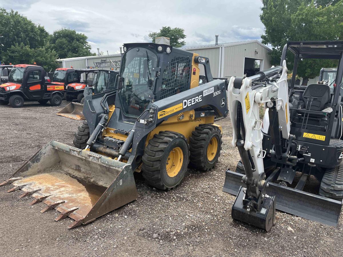 2022 John Deere 330G-3