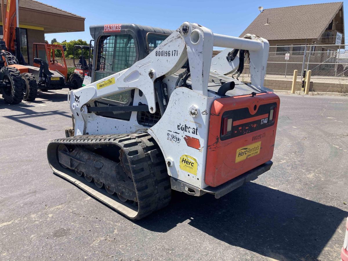 2018 Bobcat T740