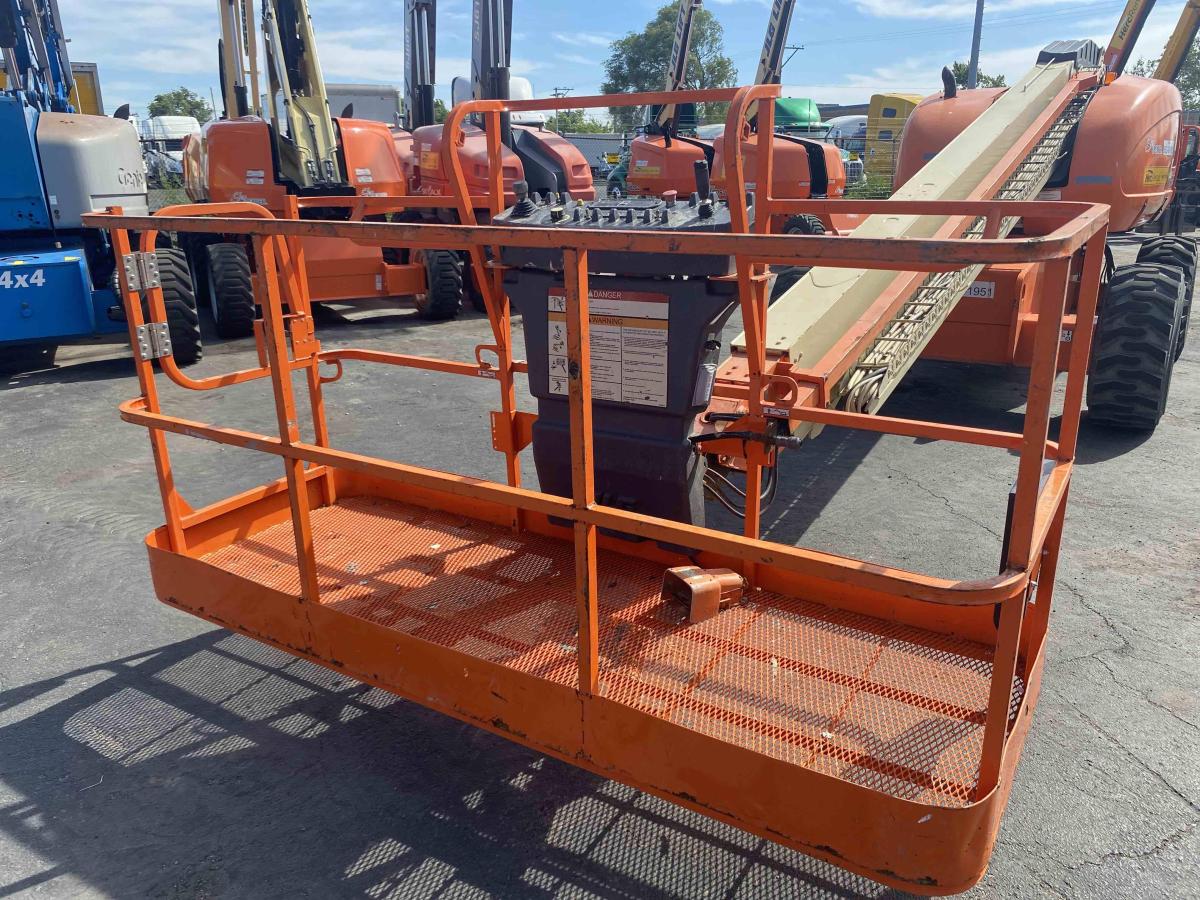 2010 JLG 600S