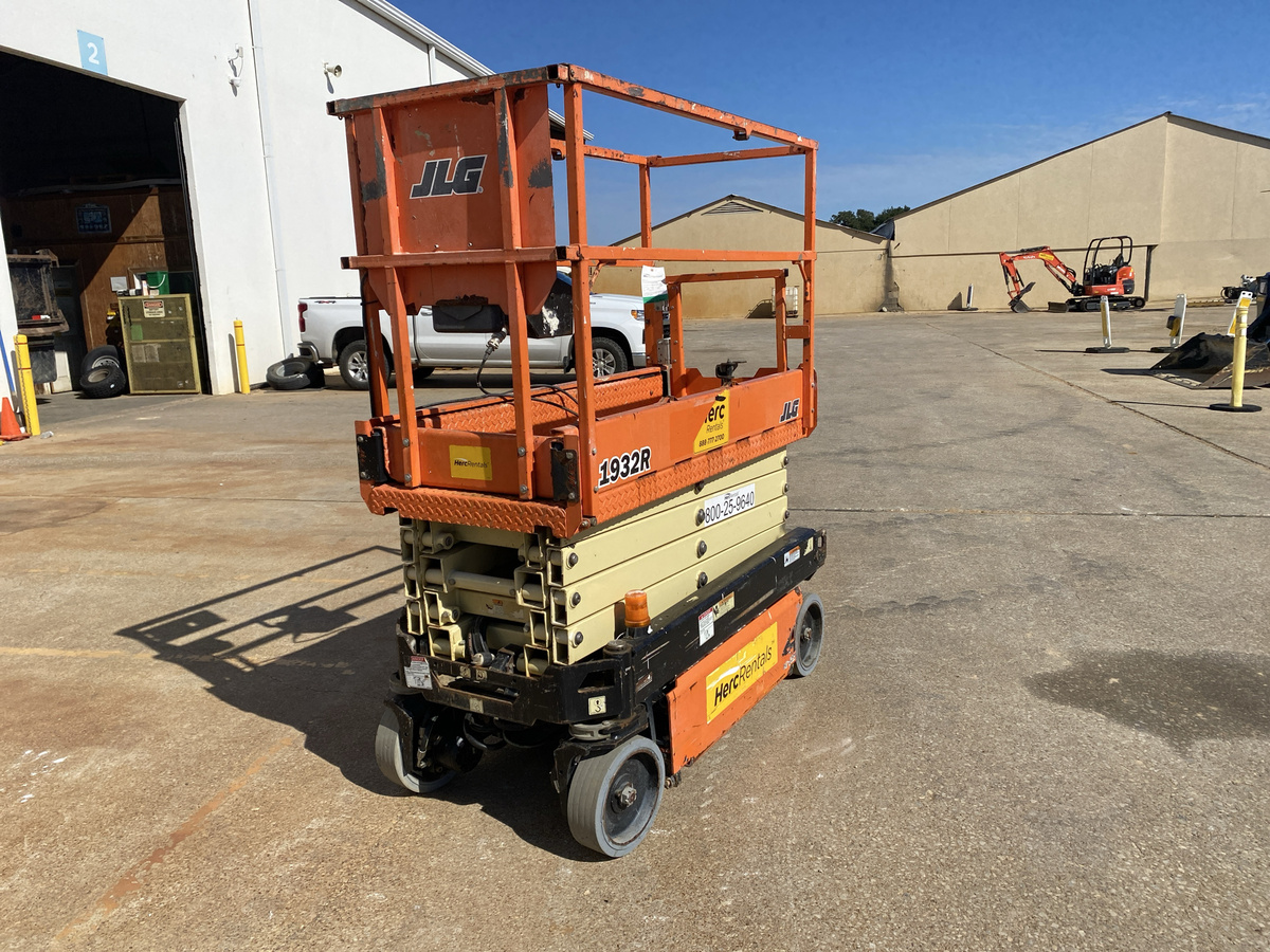 2019 JLG 1932R
