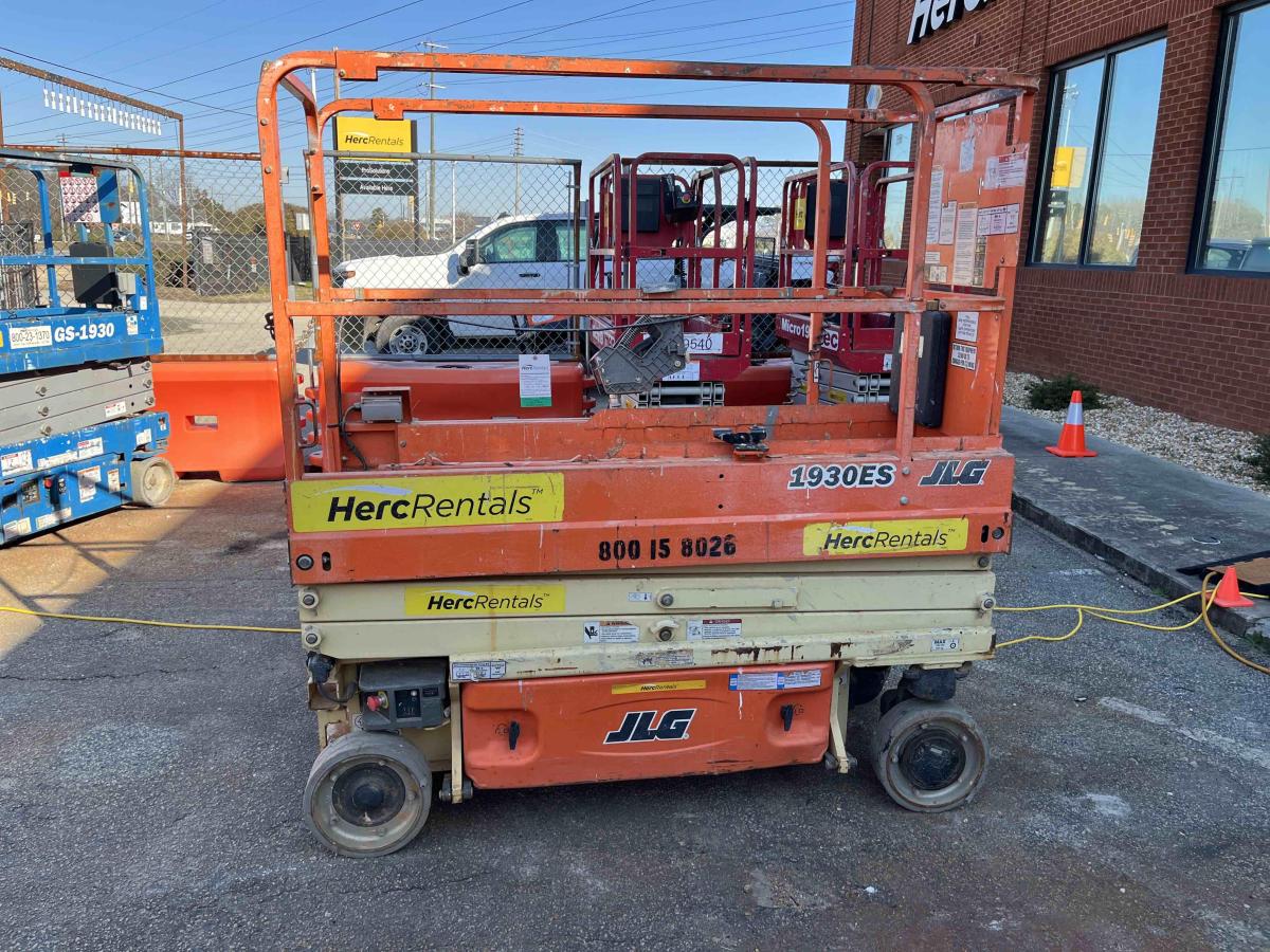 2017 JLG 1930ES