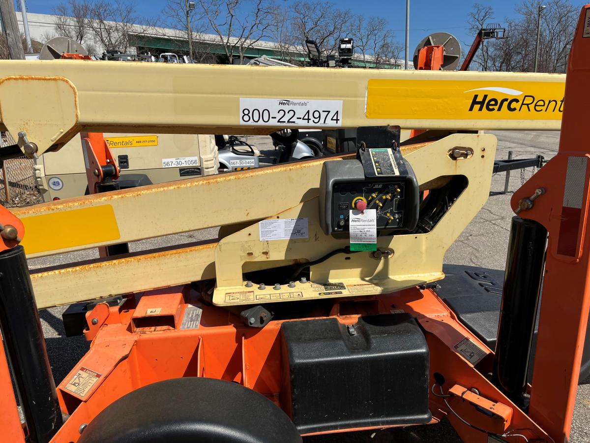 2018 JLG T500J
