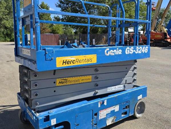2017 Genie GS-3246