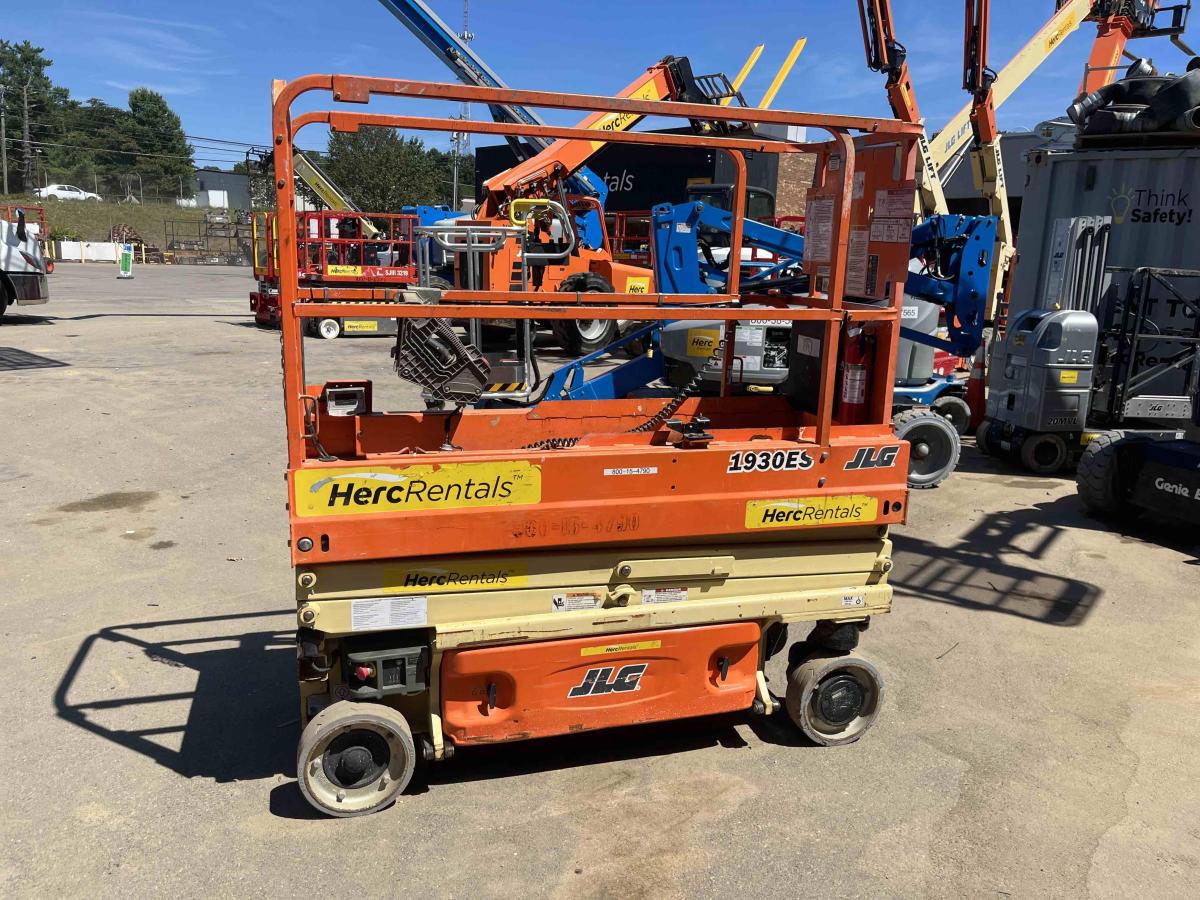2017 JLG 1930ES