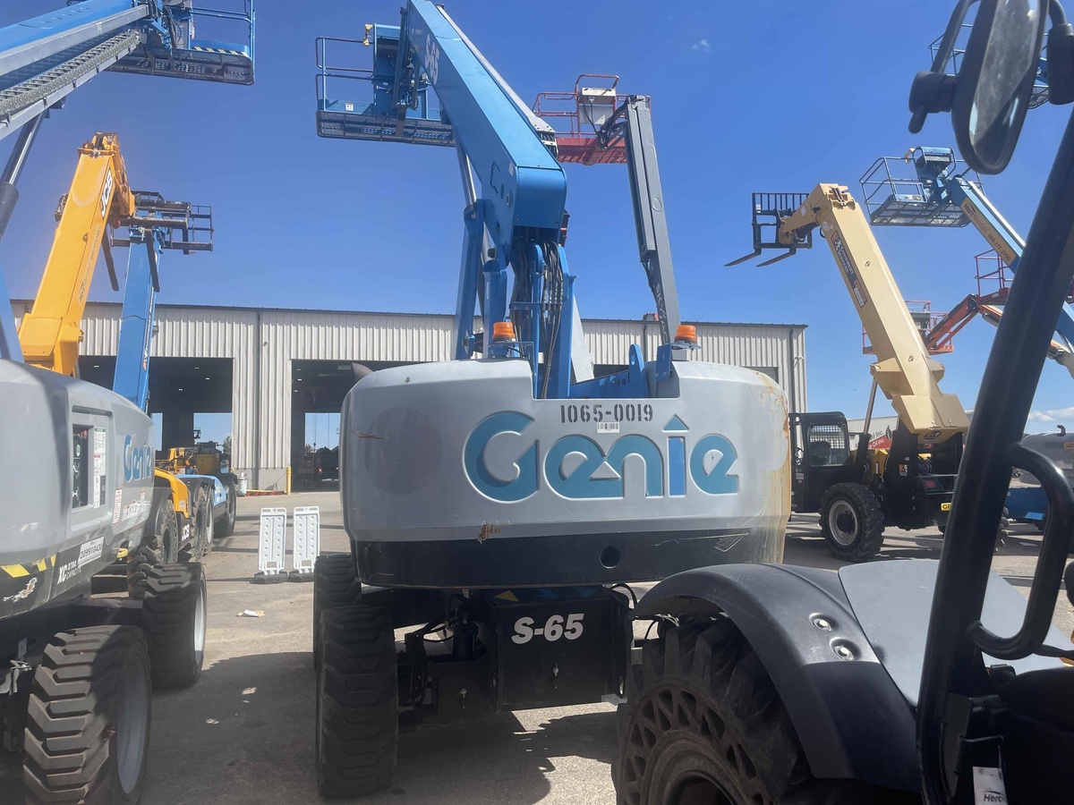 2017 Genie S-65