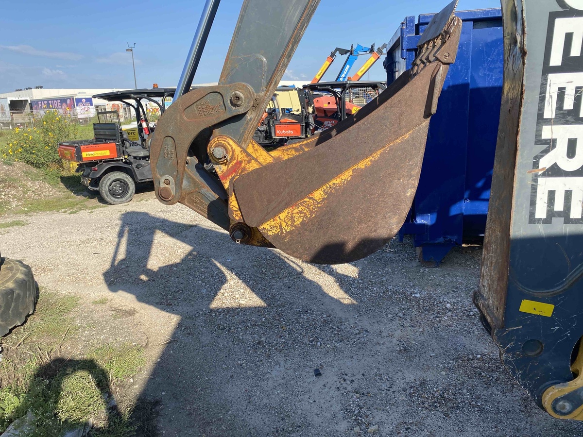 2019 John Deere 310L-4