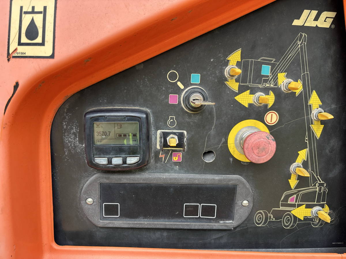 2018 JLG 460SJ-9