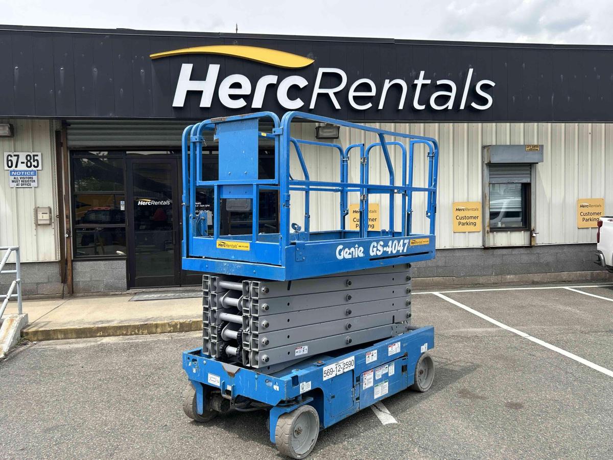 2017 Genie GS-4047