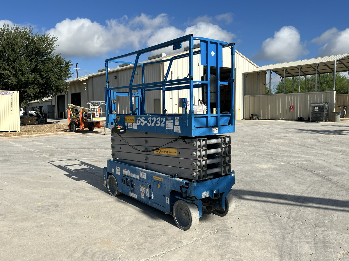 2017 Genie GS-3232-6