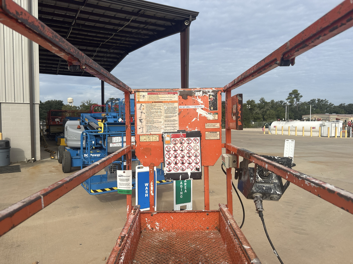 2019 JLG 1932R-12