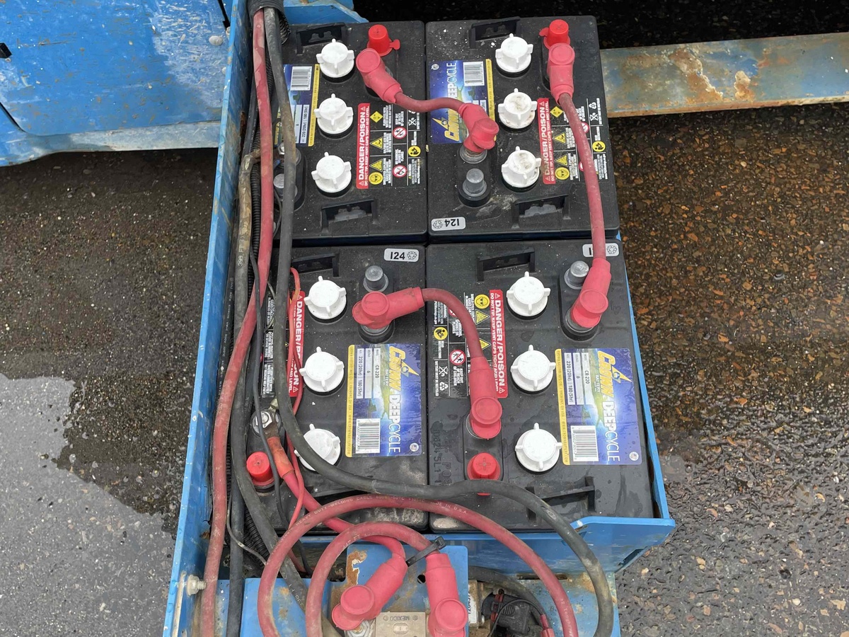 2017 Genie GS-3246-6