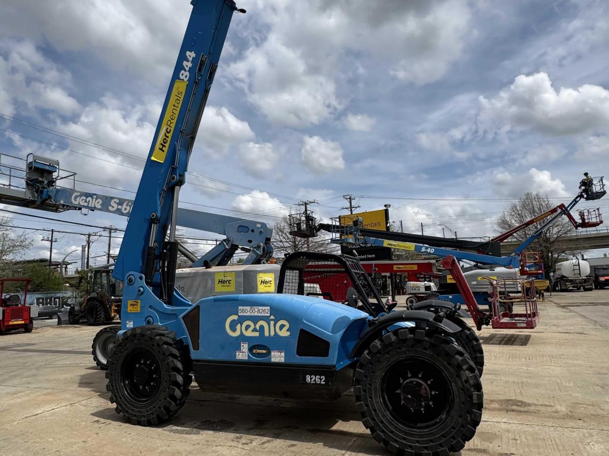 2017 Genie GTH 844
