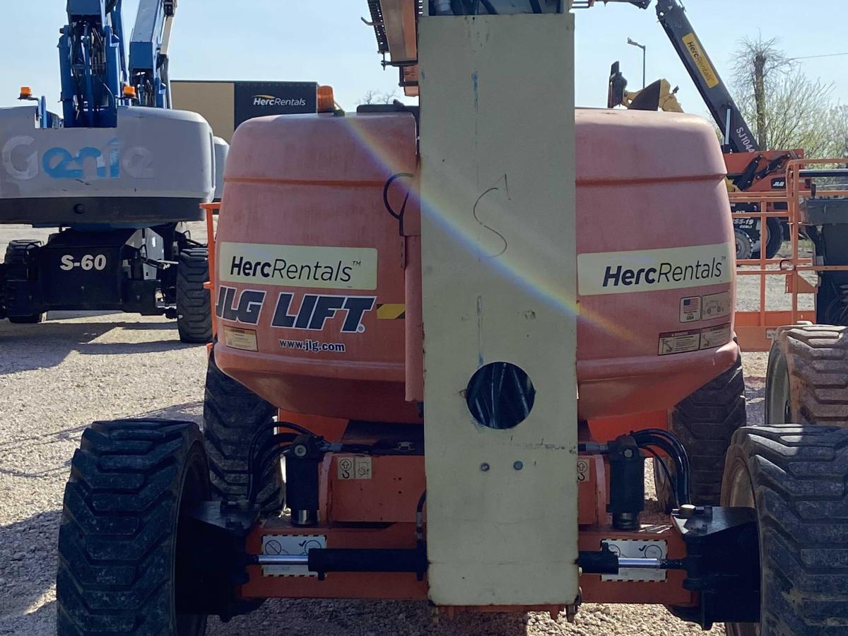 2017 JLG 600AJ