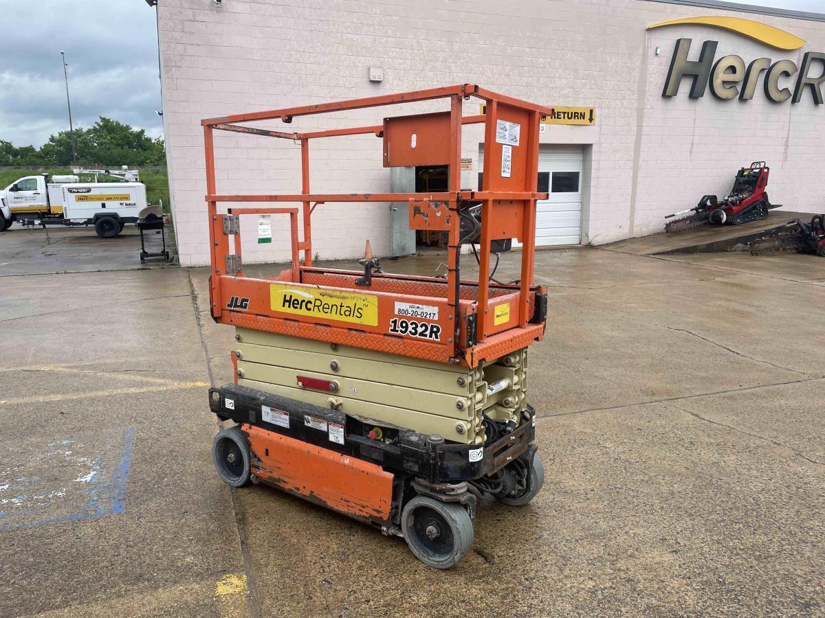 2018 JLG 1932R-5