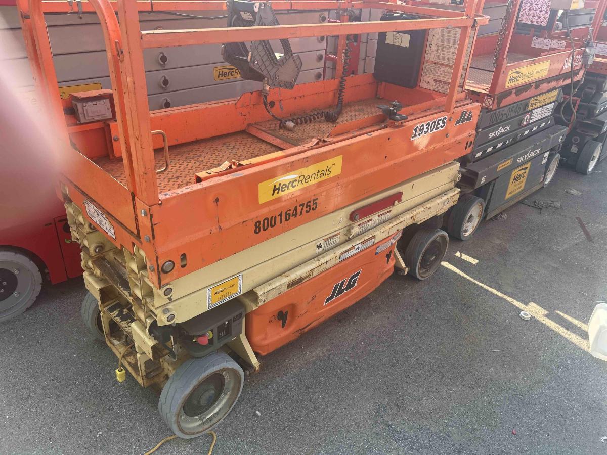 2017 JLG 1930ES