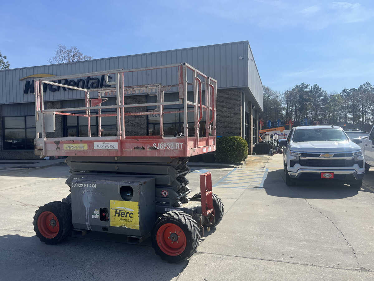 2018 Skyjack SJ-6832RT