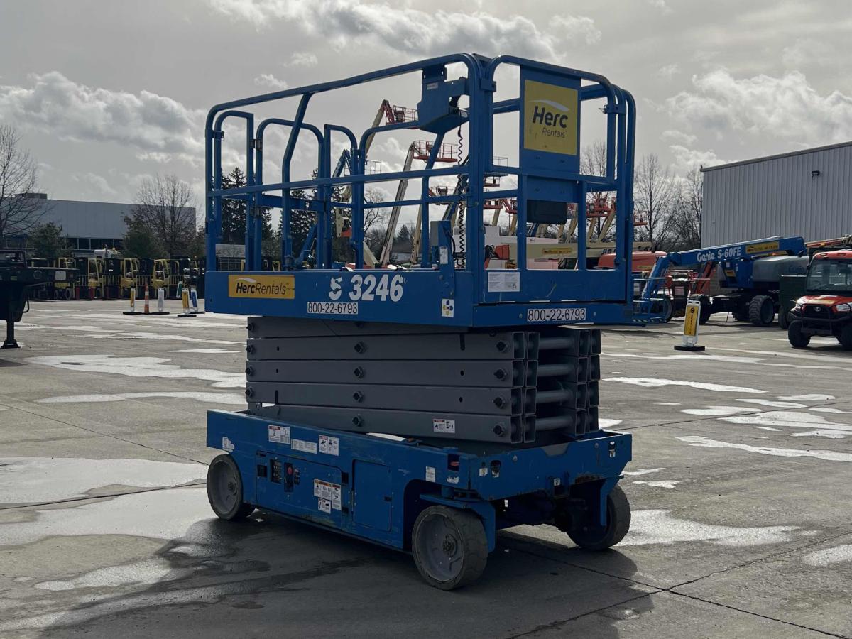 2018 Genie GS-3246