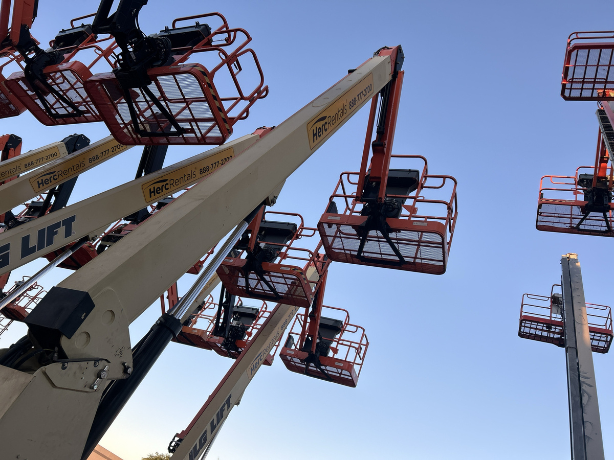 2015 JLG 600AJN Narrow-2