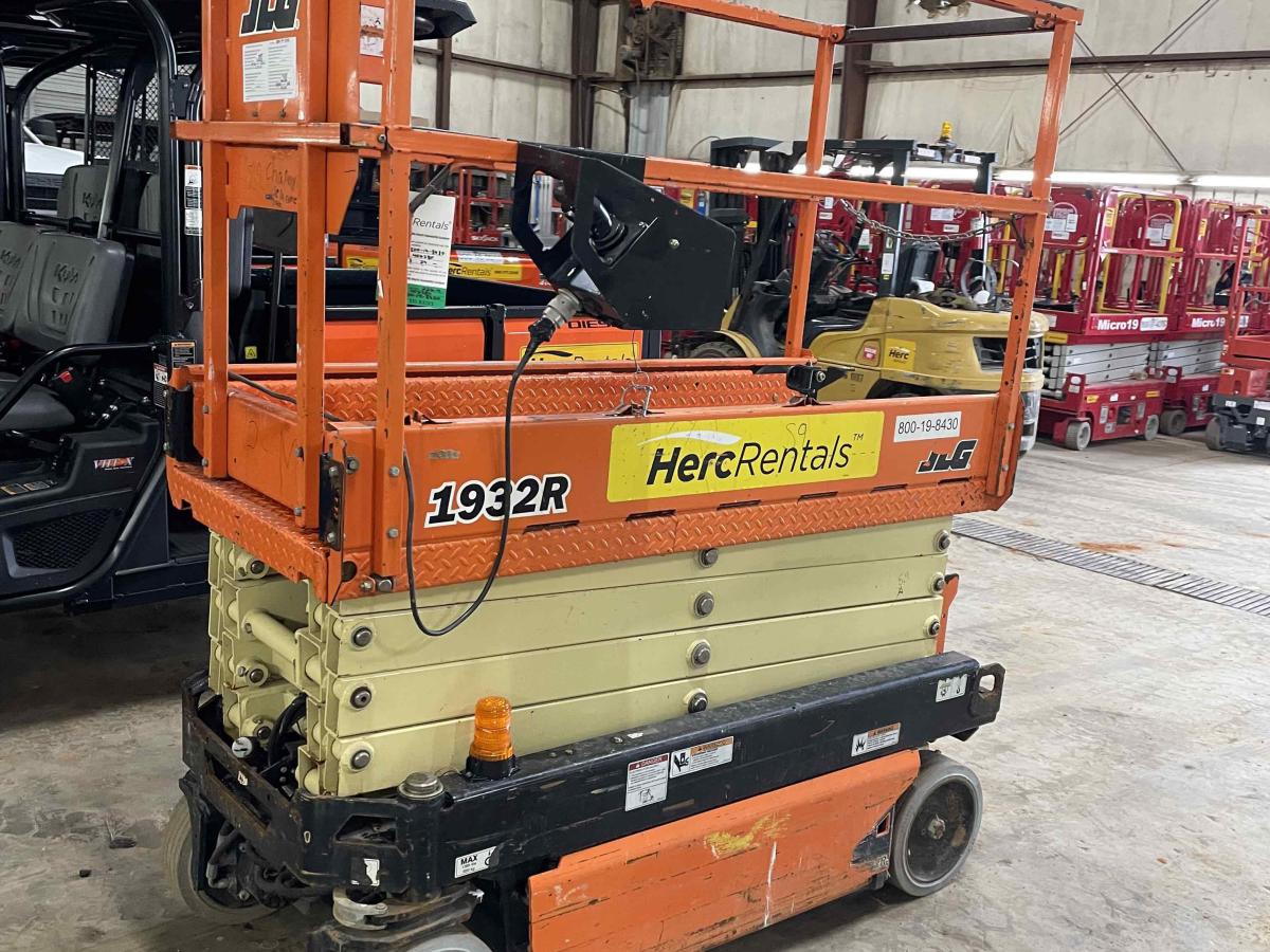 2018 JLG 1932R-2