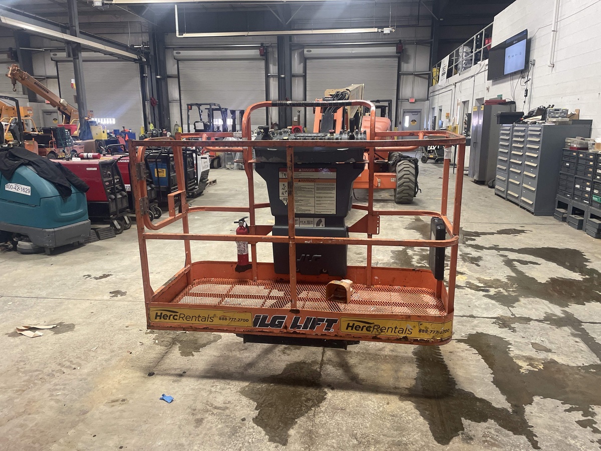 2013 JLG E600JP-2