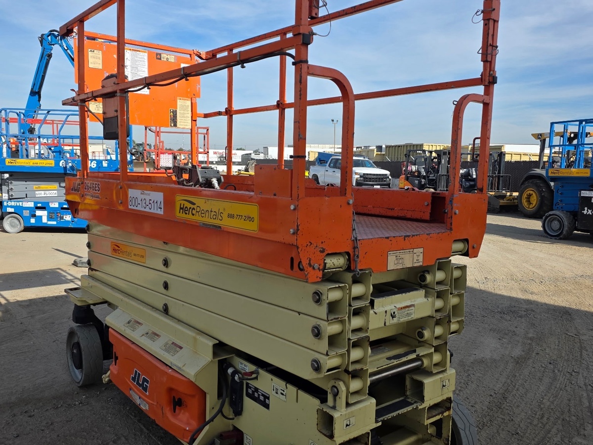 2017 JLG 2646ES-2