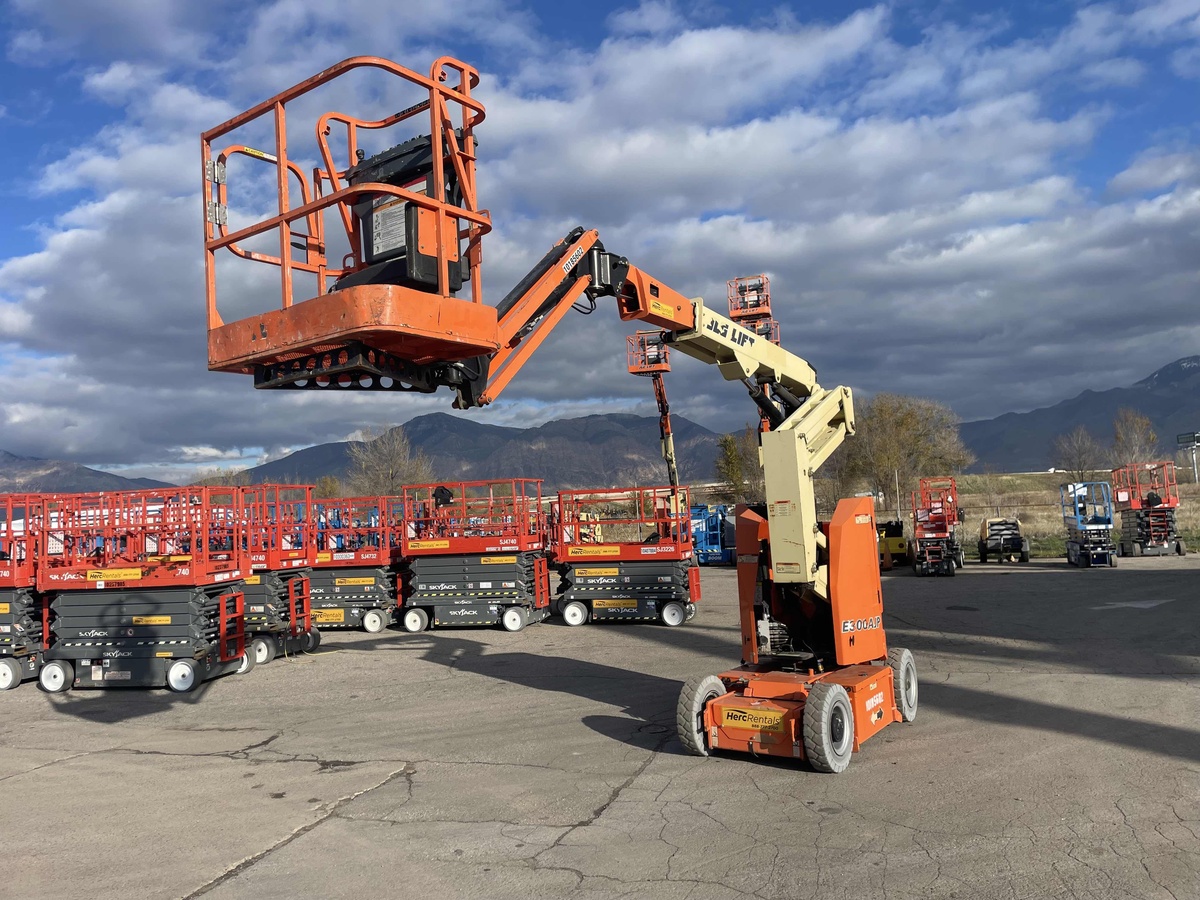 2016 JLG E300AJP-3