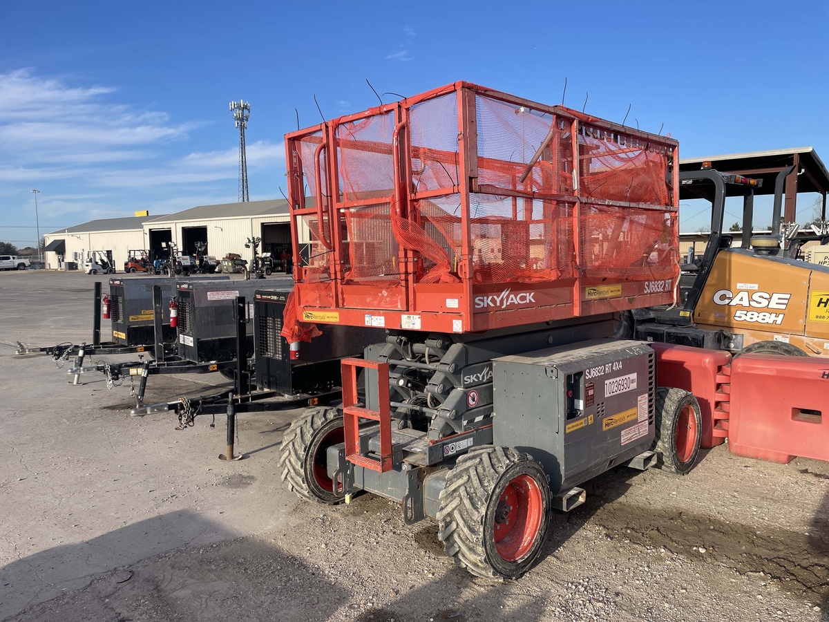 2018 Skyjack SJ-6832RT-6