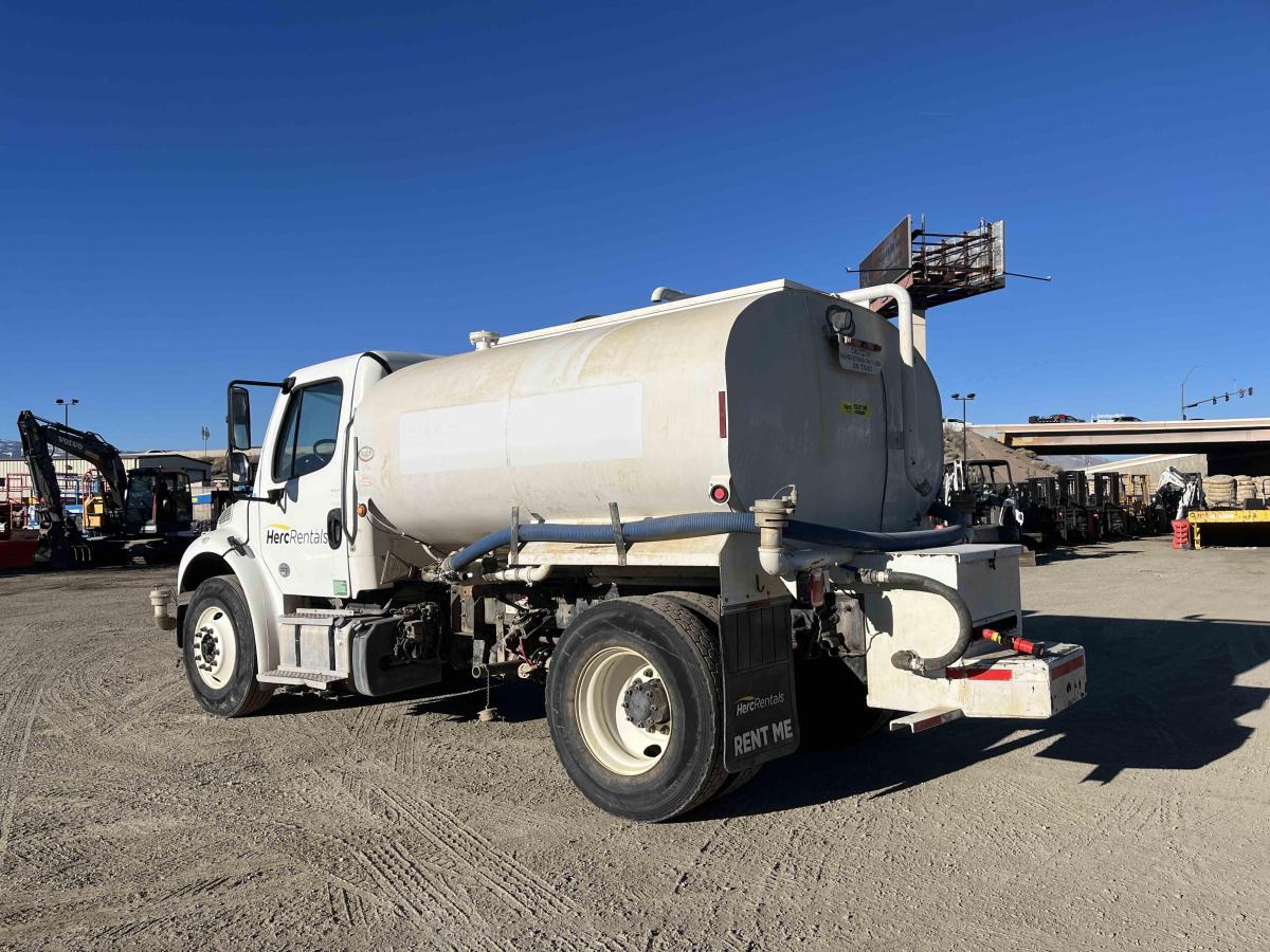 2018 Freightliner M2106