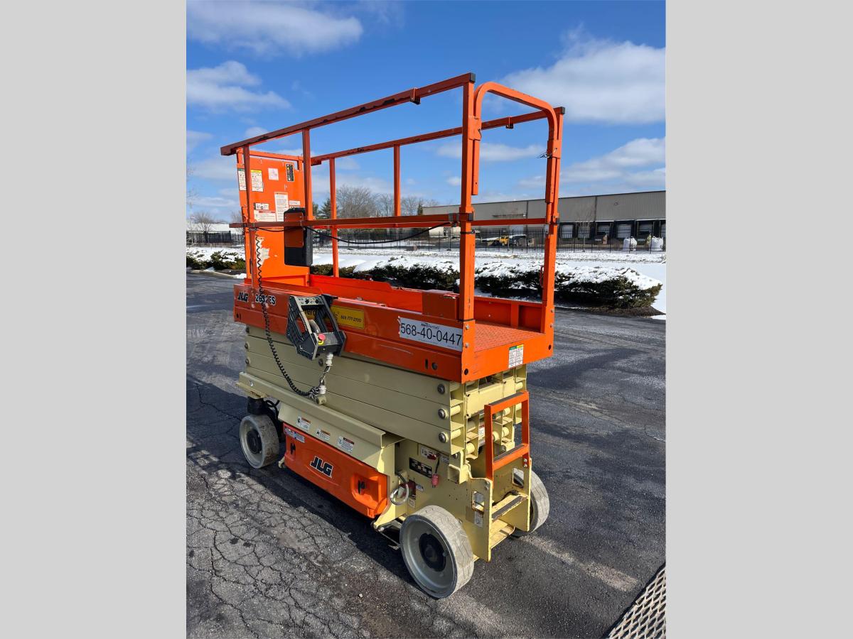 2018 JLG 2632ES