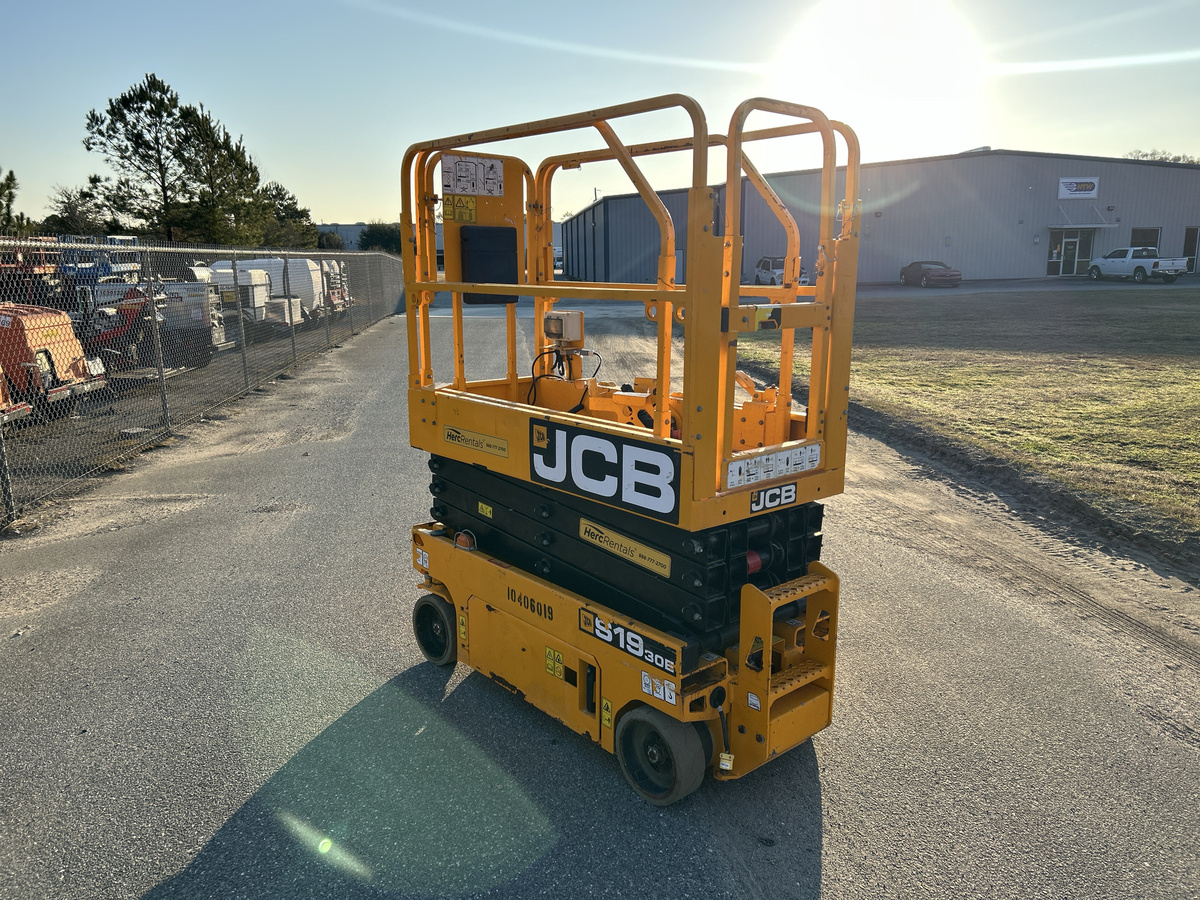 2022 JCB S1930E-4