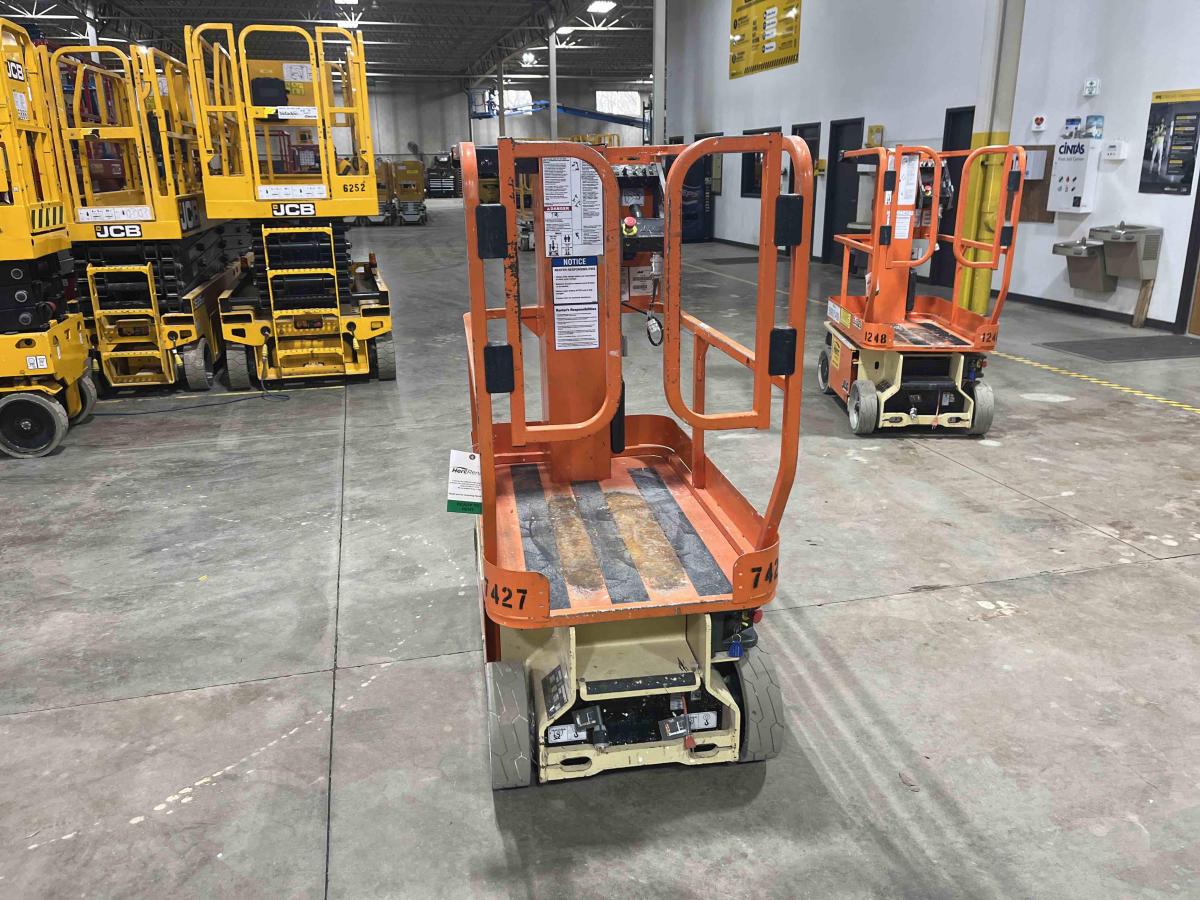 2019 JLG 1230ES